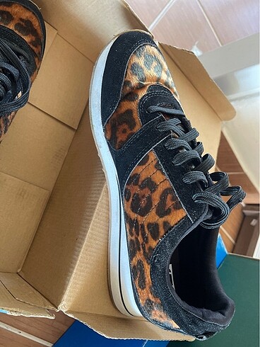 40 Beden Zara leopar spor ayakkabı