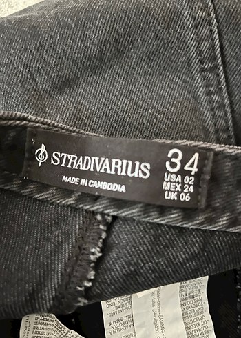 Siyah Düğmeli Midi Kadın Denim Şort - Görsel 2