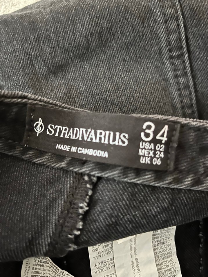 Siyah Düğmeli Midi Kadın Denim Şort - Görsel 2