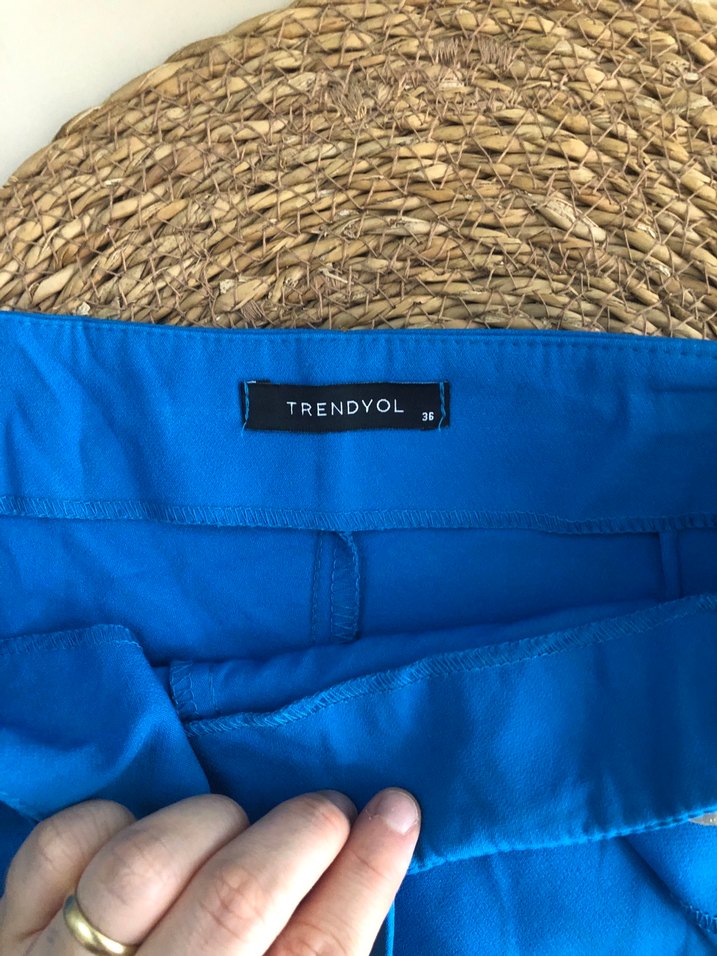 Kadın Mavi Yüksek Bel Kemerli Mini Şort - Görsel 3