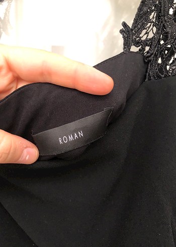 Roman Marka Siyah Straplez Dantel Detaylı Midi Elbise