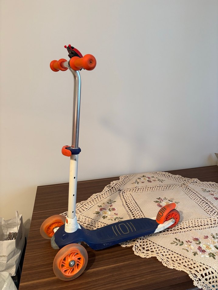 Decatlon Renkli Mavi Çocuk Scooterı - Görsel 2