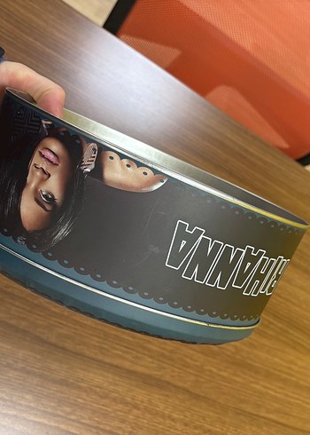 Parlak Kahverengi Rihanna metal kutu - Görsel 2