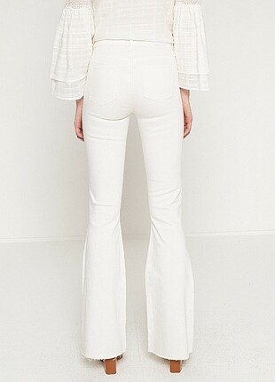 Beyaz flare jean  - Görsel 2