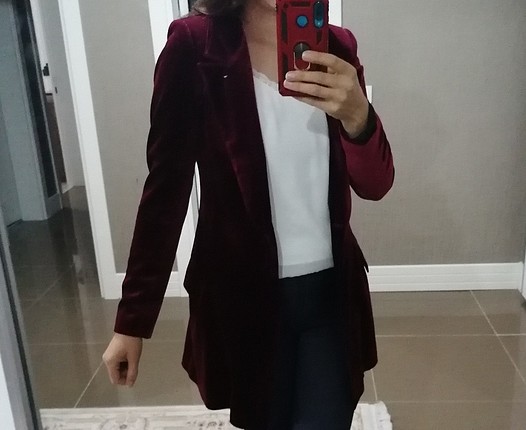 Dilber Günel tasarımı bordo kadife ceket