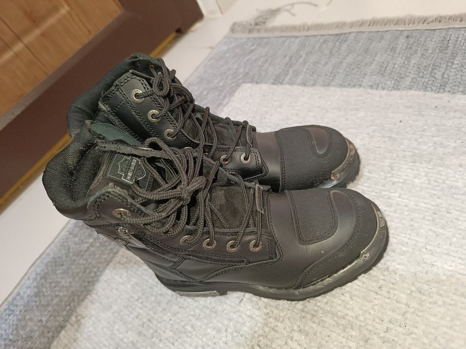 Harley Davidson kadın bot - Görsel 3