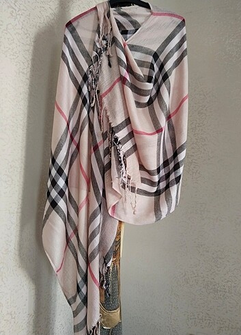  Beden ten rengi Renk Burberry tarzı ekoseli atkı 