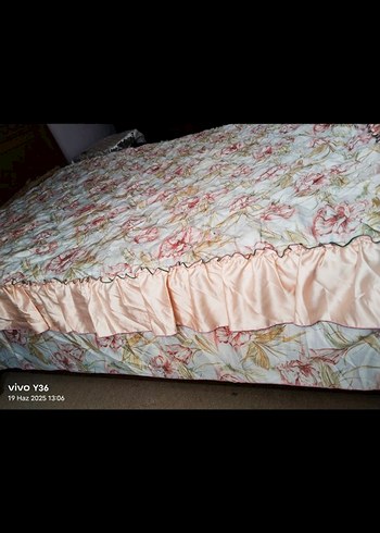VİNTAGE SATEN Pastel Çiçek Desenli Yatak Örtüsü - Görsel 2