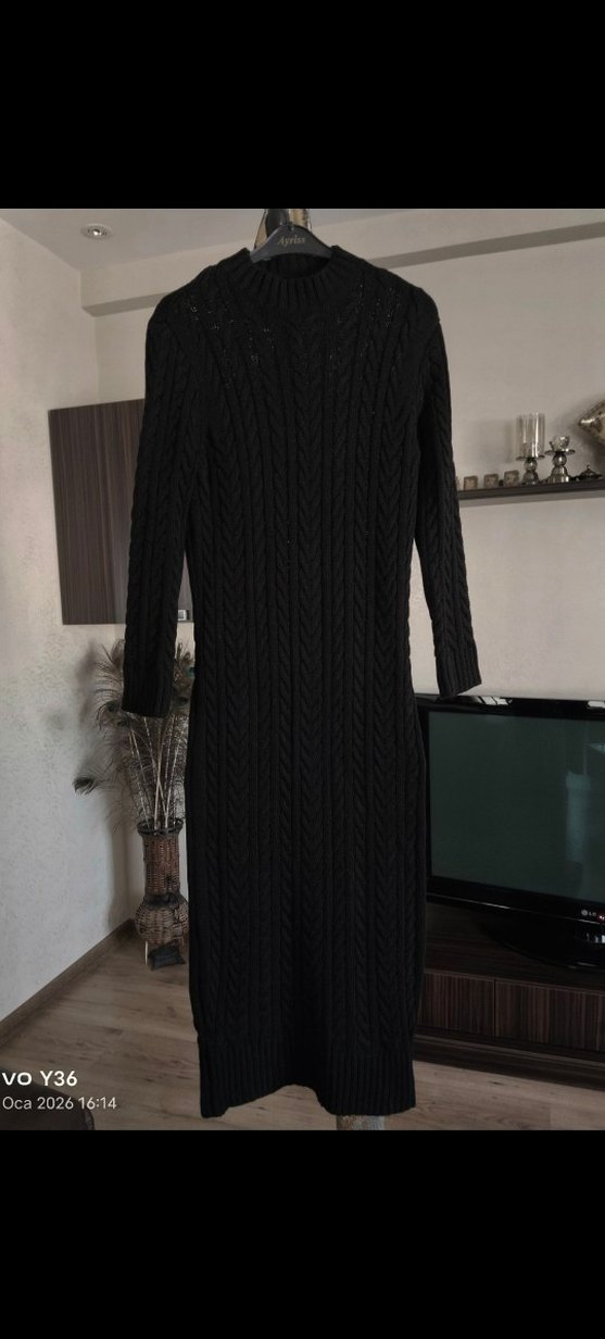 Siyah Yüksek Yakalı Triko Uzun Elbise - Görsel 3