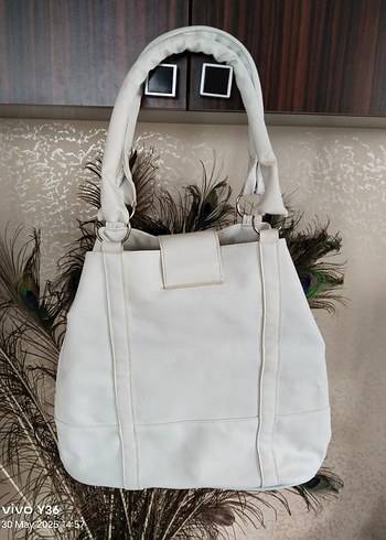 Zara Beyaz yumuşak Deri Tokalı Kadın Çanta