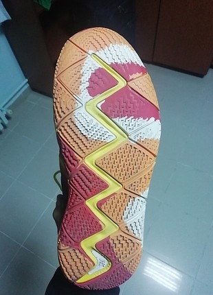 Kyrie 4 46 numara ayakkabı