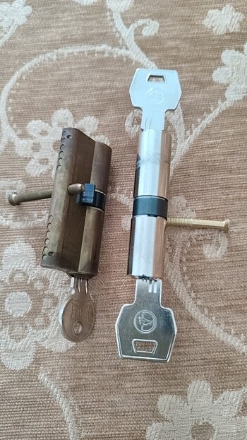 Dış kapı kilidi