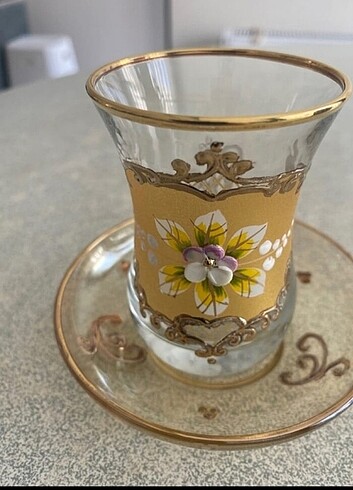 Antika çay bardağı ve tabağı 