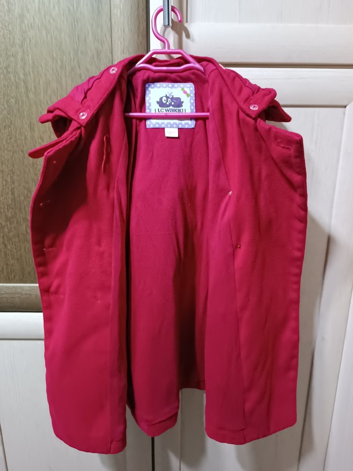 kırmızı Düğmeli çocuk montu - Görsel 3