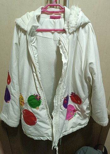 Kapüşonlu Beyaz Renkli Baskılı Kız Mont - Görsel 2