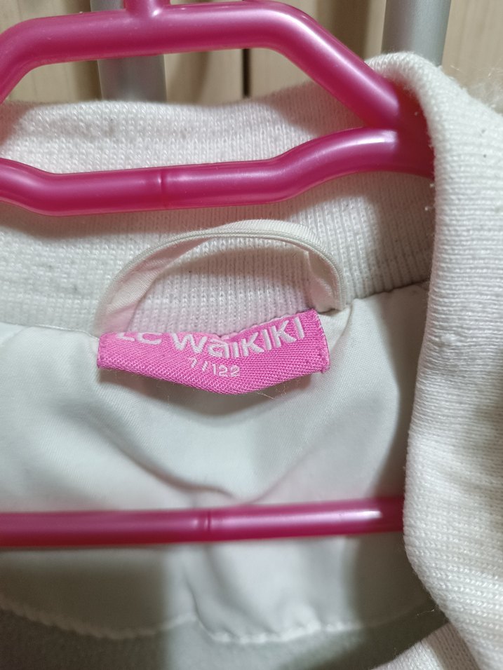 Kapüşonlu Beyaz Renkli Baskılı Kız Mont - Görsel 5