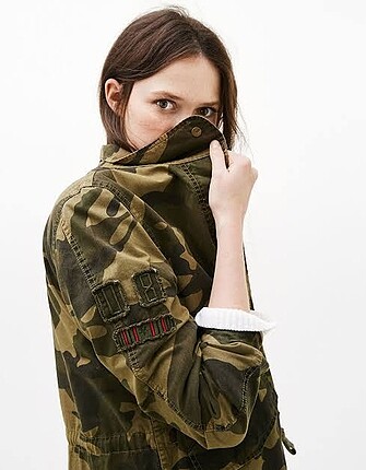 Bershka Kamuflaj İnce Mont