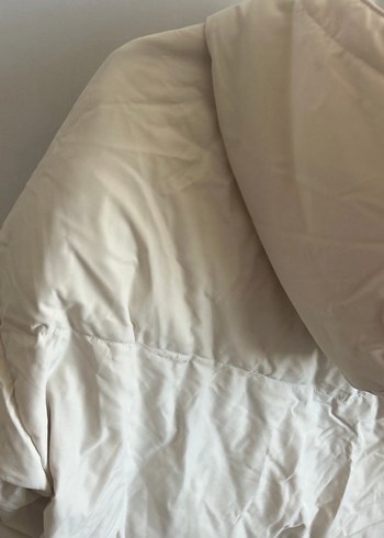 Beyaz Kapüşonlu Puff Mont - Görsel 5