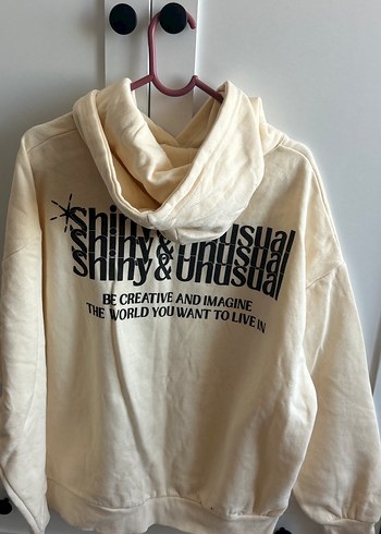 Pull and Bear Beyaz Kadın Kapüşonlu Baskılı Sweatshirt