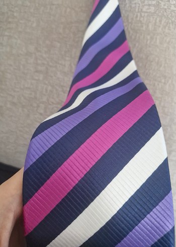 Mor ve Beyaz Çizgili Erkek Kravat - Görsel 2
