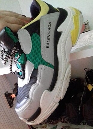 Balenciaga En fazla 2 3 kere giydim yepyeni ürün 38numara