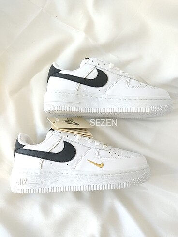 Nike airforce beyaz siyah gold