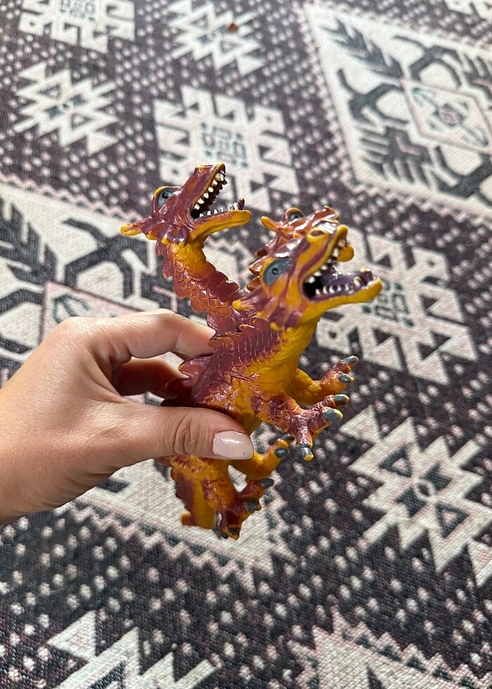 3 başlı ejderha - Görsel 2