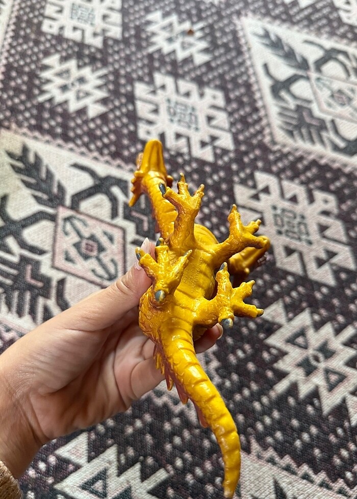 3 başlı ejderha - Görsel 4