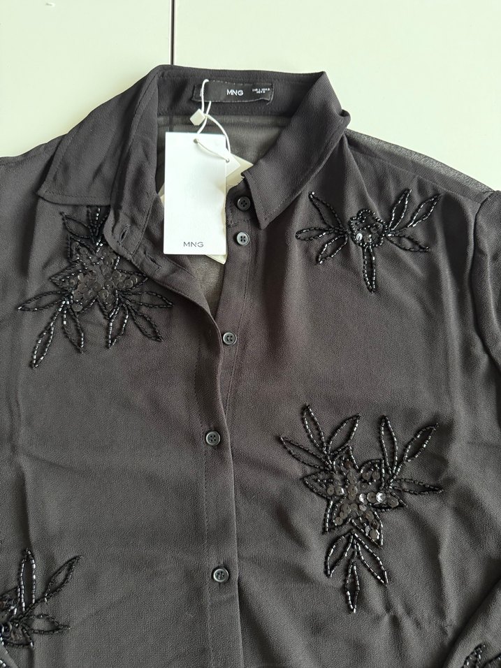 Siyah İşlemeli V Yaka Kadın Gömlek - Görsel 3