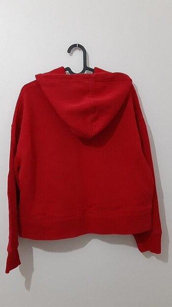 Zara Yazlık kışlık kapşonlu bayan sweat