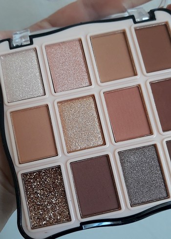 Bej Tonlarında Göz Farı Paleti - Görsel 2