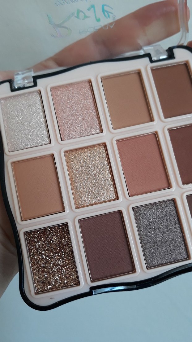 Bej Tonlarında Göz Farı Paleti - Görsel 2