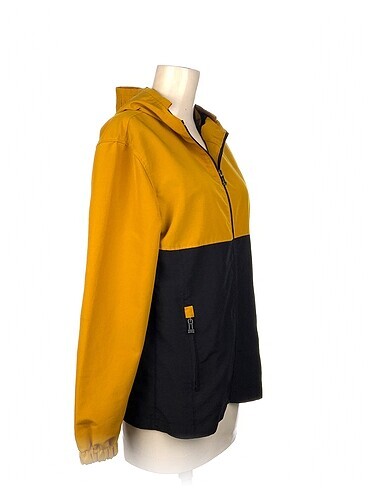 Diğer PreLoved Spor Dış Giyim %70 İndirimli.