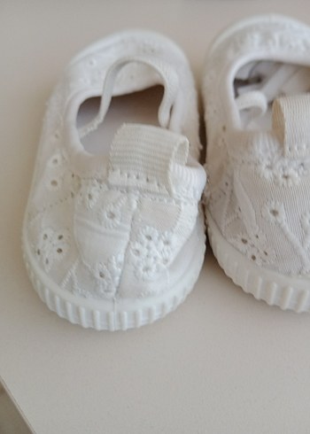 Beyaz Kız Çocuk Nakışlı Babet - Görsel 3