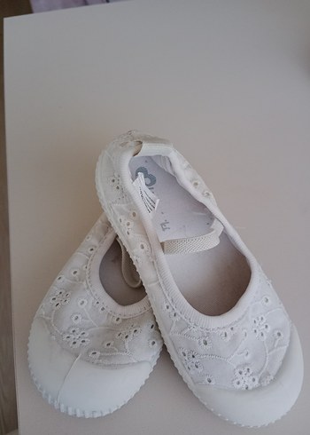 Beyaz Kız Çocuk Nakışlı Babet - Görsel 2