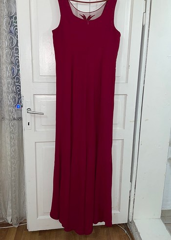 Bordo İşlemeli Kuyruklu Uzun Abiye Elbise - Görsel 3