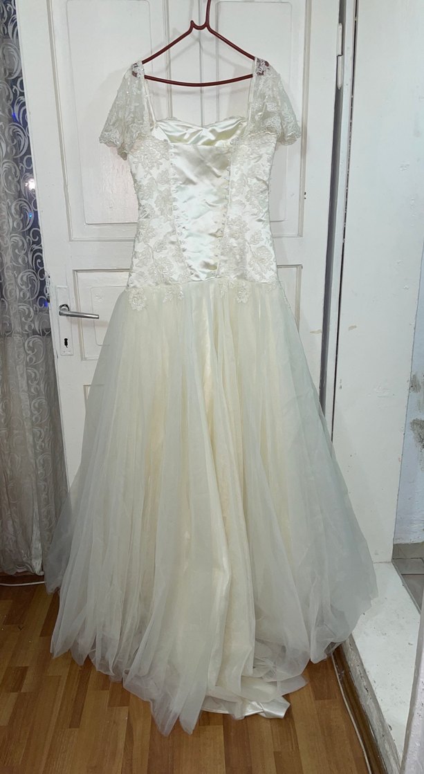 Kırık beyaz gelinlik - Görsel 4