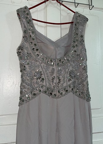 Nakışlı V Yakalı Uzun Gri Abiye Elbise - Görsel 3