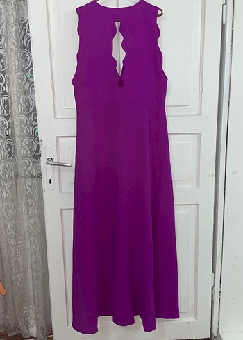 Mor dekolteli uzun elbise - Görsel 4