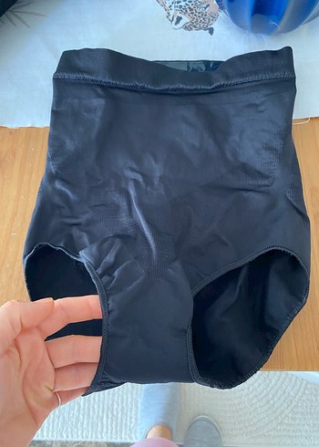 Siyah korse - Görsel 3