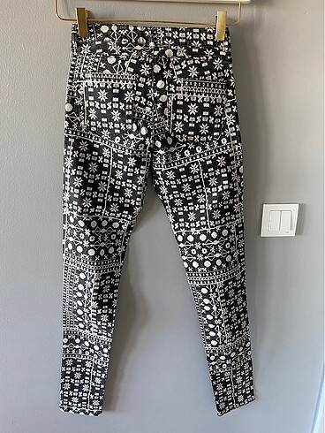 34 Beden çeşitli Renk H&M pantolon