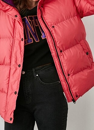 Pembe şişme mont
