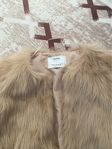 Bershka Kürk yelek