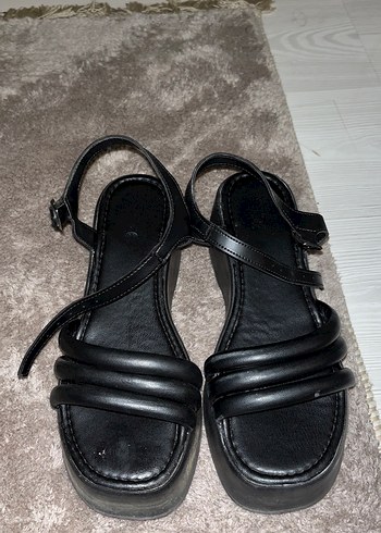 LC Waikiki Siyah Minimalist Kadın Dolgu Topuklu Sandalet