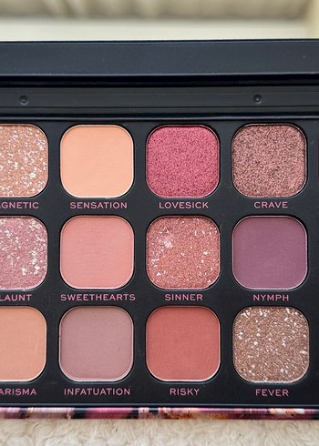 Revolution Forever Flawless Allure Far Paleti