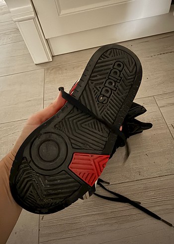 33 Beden beyaz Renk Adidas Beyaz Siyah Laced Basketbol Ayakkabısı