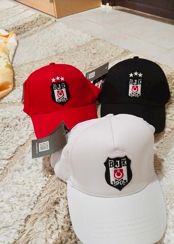 Renkli takım şapkalar yetişkin