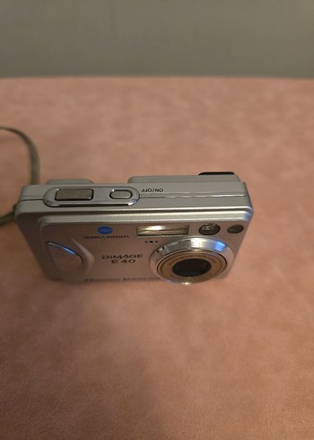 Konica Minolta DIMAGE E40 Dijital Kamera - Görsel 2