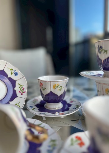 Karaca Mor Çiçek Desenli Porselen Fincan Seti