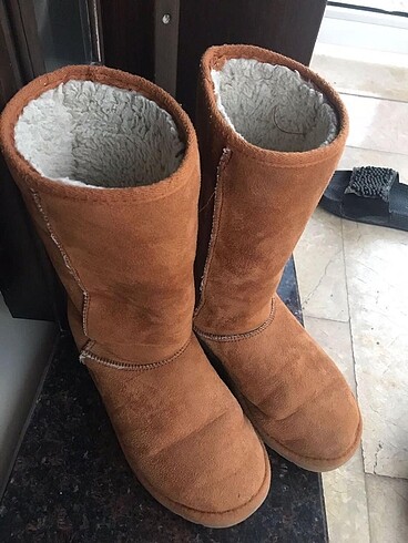 Ugg bot
